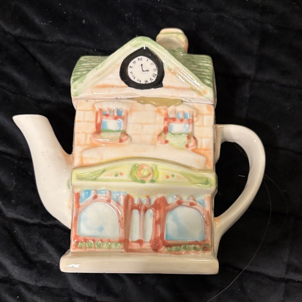 Charming Ceramic House Teapot - Multicolor